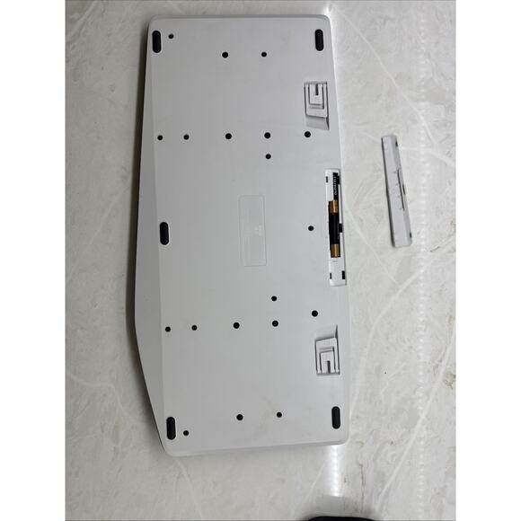 Logitech MK850 Performance Wireless Keyboard and Mouse M720 #UM7890 W/ DONGLE - Picture 10 of 12